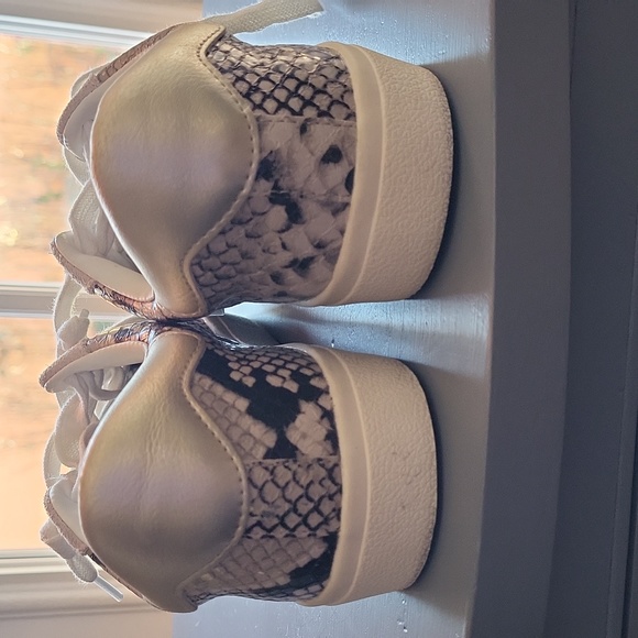 Steve Madden leather NWOT WO's Size 9M - Picture 8 of 10